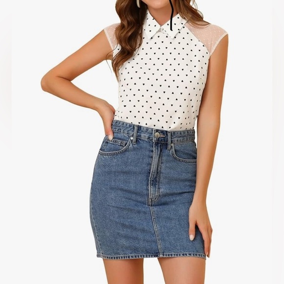 Women's Junior SHEIN black heart print collar top with mesh sholuder sleeves - Picture 2 of 11